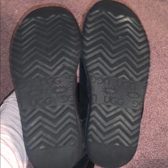 Black tall ugg's - Picture 4 of 4
